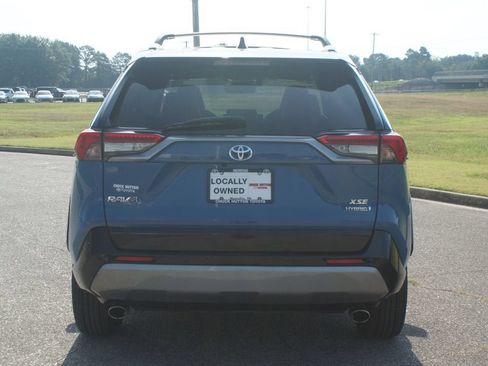 Used 2023 Toyota RAV4 XSE AWD/4WD image 3