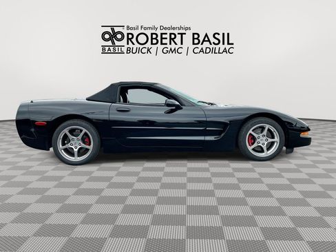 Used 2001 Chevrolet Corvette Convertible w/ Preferred Equipment Group2 image 9