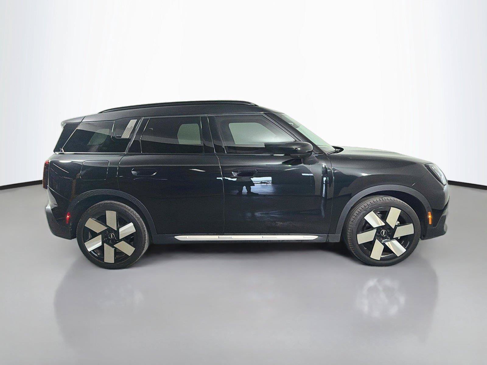 Used 2025 MINI Cooper Countryman S w/ Comfort Package Max AWD/4WD image 4