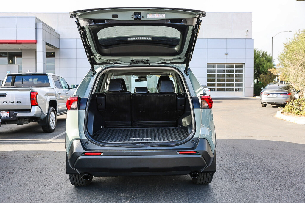 Used 2023 Toyota RAV4 XLE Premium FWD image 25