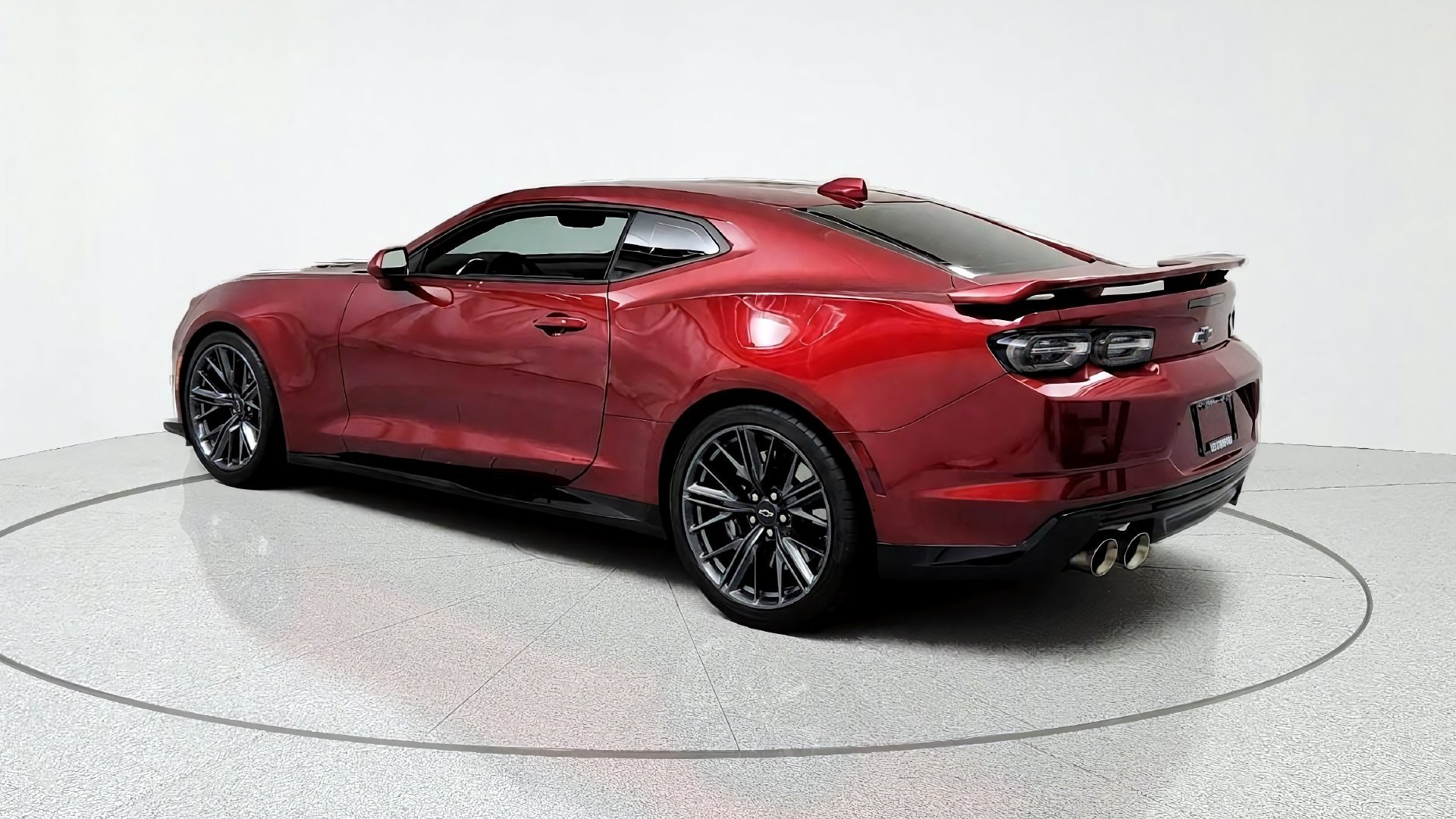 Used 2021 Chevrolet Camaro ZL1 RWD image 3