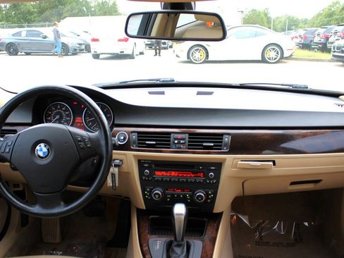 Used 2011 BMW 328i xDrive Sedan image 16