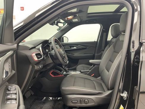 Used 2023 Chevrolet TrailBlazer RS w/ Sun and Liftgate Package AWD/4WD image 11