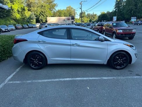 Used 2016 Hyundai Elantra SE FWD image 4