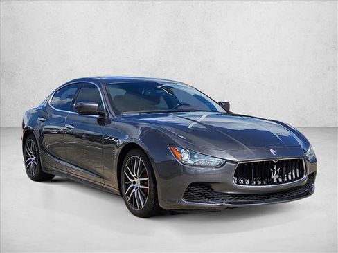 Used 2015 Maserati Ghibli RWD image 3