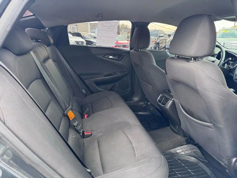 Used 2017 Chevrolet Malibu LT image 16