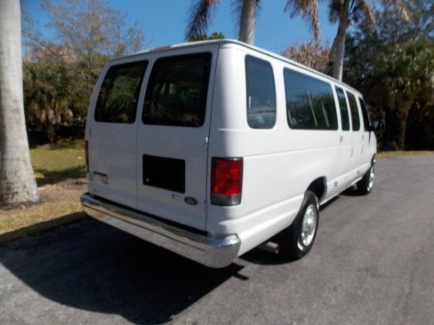 Used 2013 Ford E-350 and Econoline 350 XLT image 5