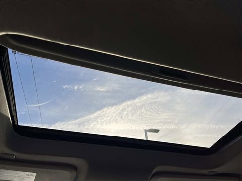 Used 2025 Chevrolet Silverado 2500 LTZ w/ LTZ Convenience Package image 15