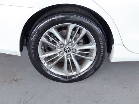 Used 2016 Toyota Camry SE FWD image 5