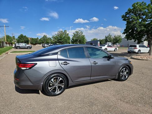 Used 2022 Nissan Sentra SV FWD image 3