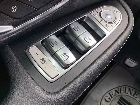 Used 2019 Mercedes-Benz C 300 4MATIC Sedan image 17