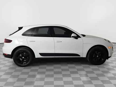 Used 2018 Porsche Macan AWD/4WD image 9