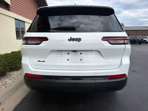 Used 2023 Jeep Grand Cherokee L Laredo AWD/4WD image 13