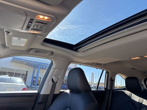 Used 2023 Toyota Highlander XLE image 8