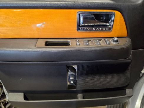 Used 2014 Lincoln Navigator 2WD w/ Equipment Group 101A image 5