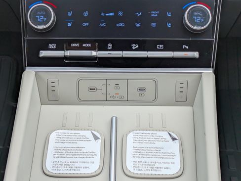New 2027 Hyundai Santa Fe Limited FWD image 17