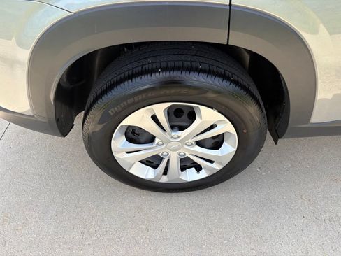 Used 2024 Chevrolet Trax LS FWD image 43