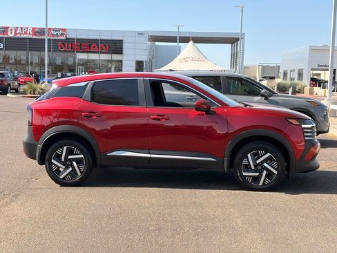 Used 2025 Nissan Kicks SV FWD image 8