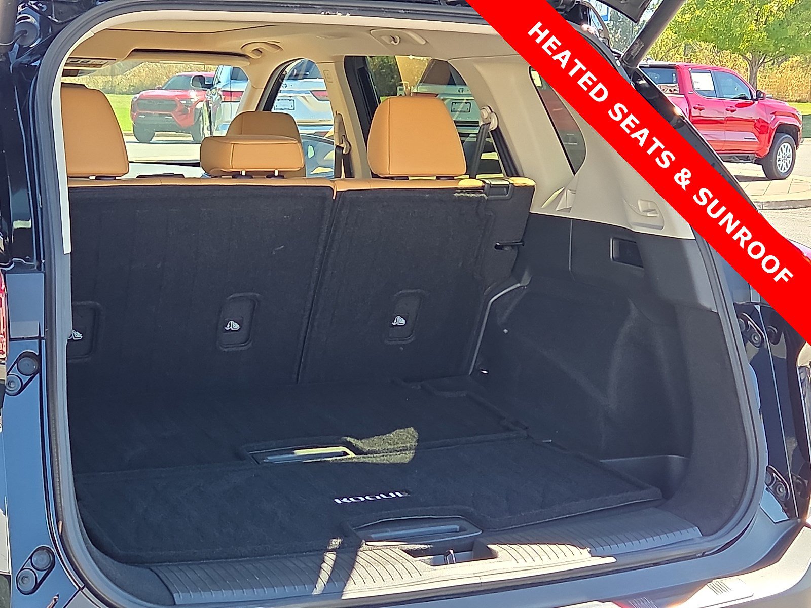 Used 2023 Nissan Rogue Platinum w/ Platinum Premium Package FWD image 9