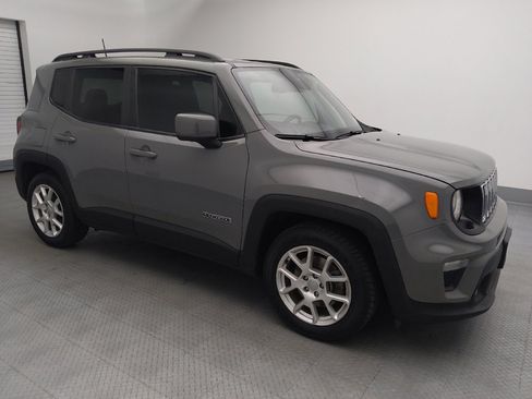 Used 2020 Jeep Renegade Latitude w/ Popular Equipment Group FWD image 11