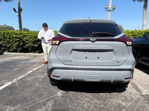 Used 2024 Nissan Kicks SV FWD image 8