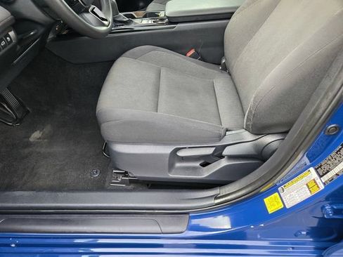 Used 2025 Toyota Camry LE FWD image 19