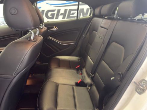 Used 2019 Mercedes-Benz GLA 250 4MATIC image 19