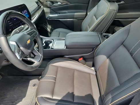 Used 2025 Chevrolet Traverse High Country w/ LPO, Floor Liner Package AWD/4WD image 14