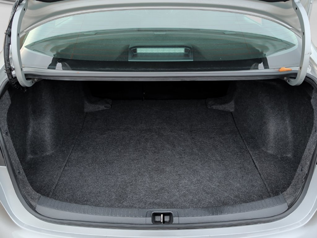 Used 2025 Toyota Corolla LE FWD image 38