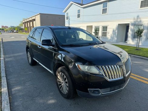 Used 2011 Lincoln MKX 2WD w/ Wood Pkg image 3