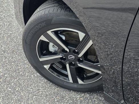 Used 2025 Nissan Sentra SV FWD image 35