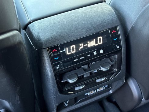 Used 2025 Jeep Grand Cherokee L Summit w/ Obsidian Package AWD/4WD image 36