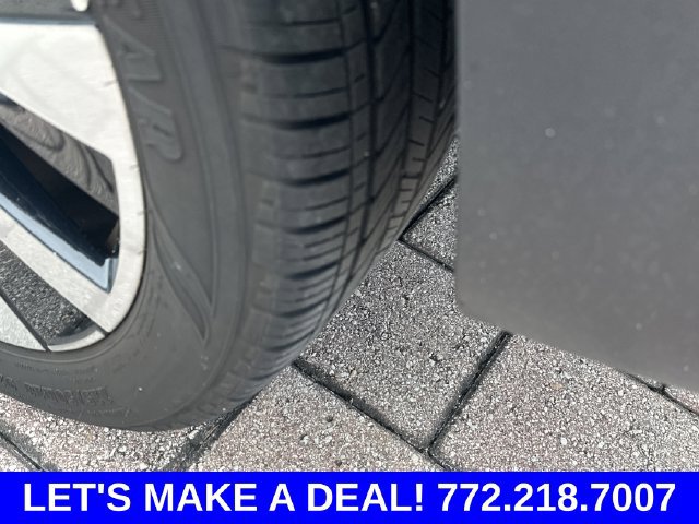 Certified 2023 Volkswagen Taos SE w/ Panoramic Sunroof Package FWD image 14
