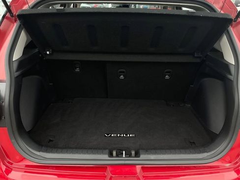 Used 2023 Hyundai Venue SE image 12