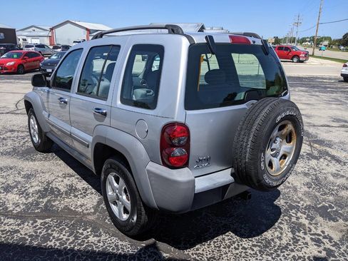 Used 2006 Jeep Liberty Sport AWD/4WD image 5