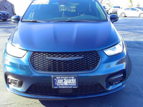 Used 2022 Chrysler Pacifica Touring-L w/ S Appearance Package FWD image 32