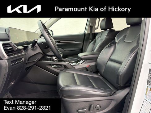 Used 2025 Kia Telluride S AWD/4WD image 18
