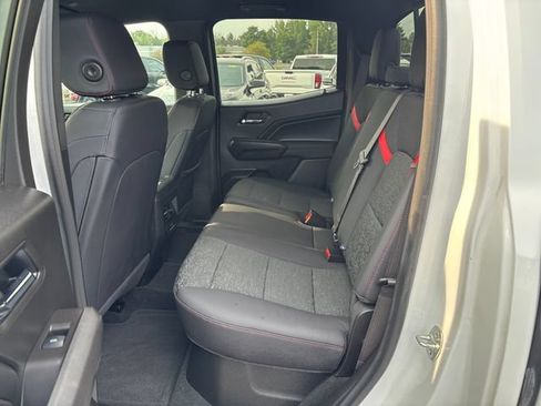 Used 2025 Chevrolet Colorado Z71 AWD/4WD image 30