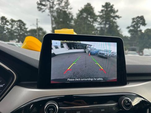 Used 2021 Ford Escape SE w/ Cold Weather Package image 22