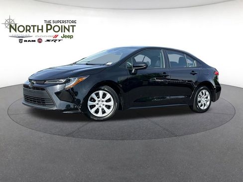 Used 2024 Toyota Corolla LE FWD image 1