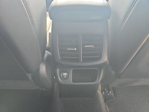 Used 2022 Kia Seltos S AWD/4WD image 16