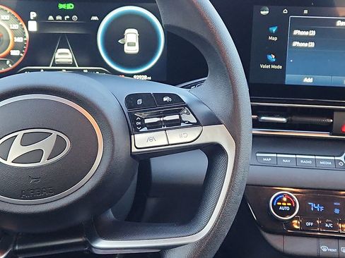 Used 2024 Hyundai Elantra SEL image 16