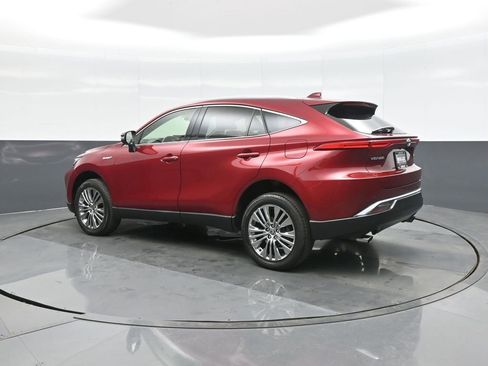 Used 2021 Toyota Venza XLE w/ Softex Package image 7