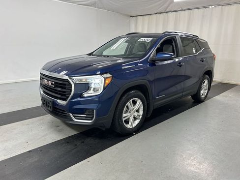 Used 2022 GMC Terrain SLE w/ Driver Convenience Package AWD/4WD image 5