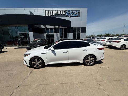 Used 2019 Kia Optima S w/ S Panoramic Sunroof Package FWD image 1