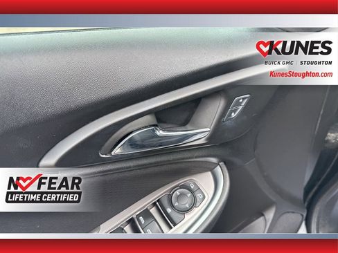 Used 2017 Chevrolet Malibu LT image 23