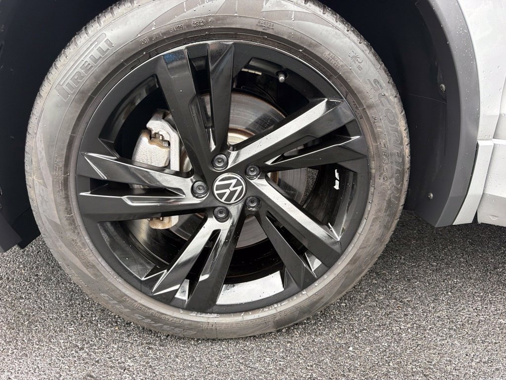 Used 2023 Volkswagen Tiguan SE R-Line FWD image 30