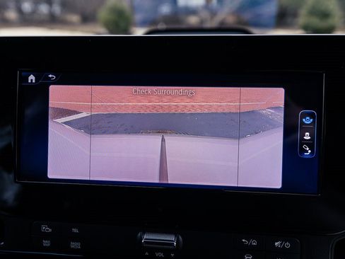 Used 2025 Mercedes-Benz Sprinter 2500 image 18