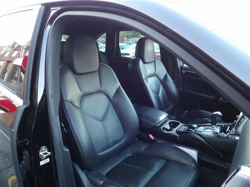 Used 2016 Porsche Cayenne image 14