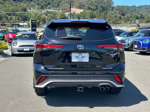 Used 2023 Toyota Highlander XSE AWD/4WD image 4